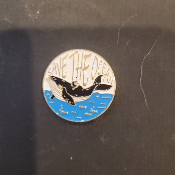 🆕️5/$28 Save the Ocean Whale Pin - Picture 4 of 4